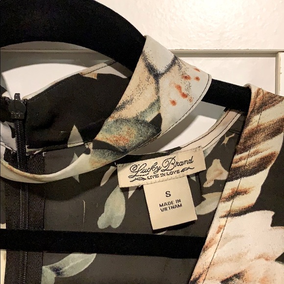 Floral Choker Blouse - Picture 3 of 5